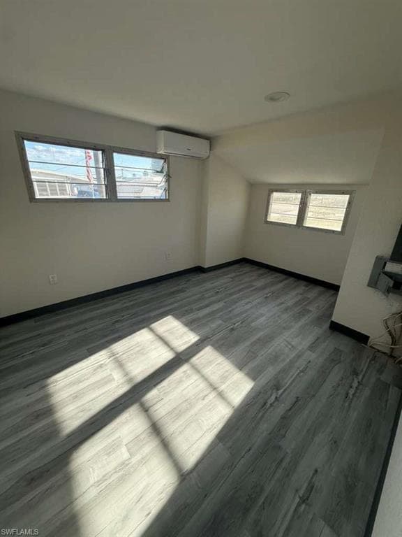 102 Amber AVE, NORTH FORT MYERS FL 33917-7