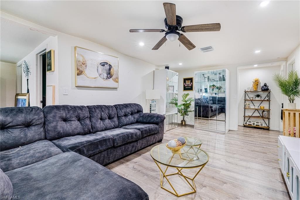 2012 Wright ST, FORT MYERS FL 33916-3