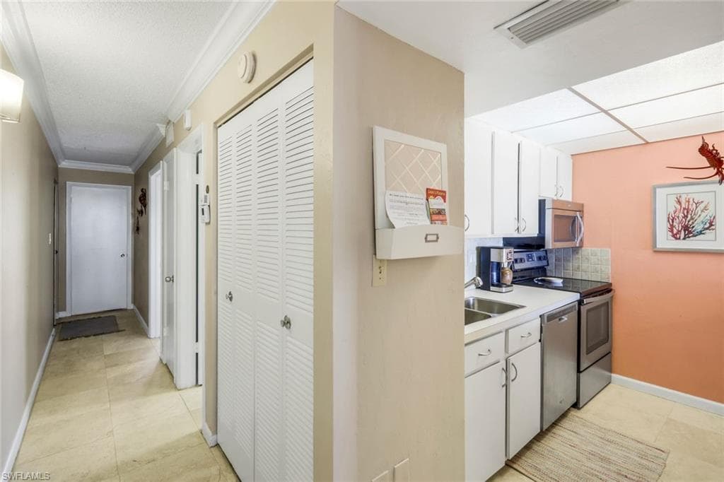 25830 Hickory BLVD # 101, BONITA SPRINGS FL 34134-12