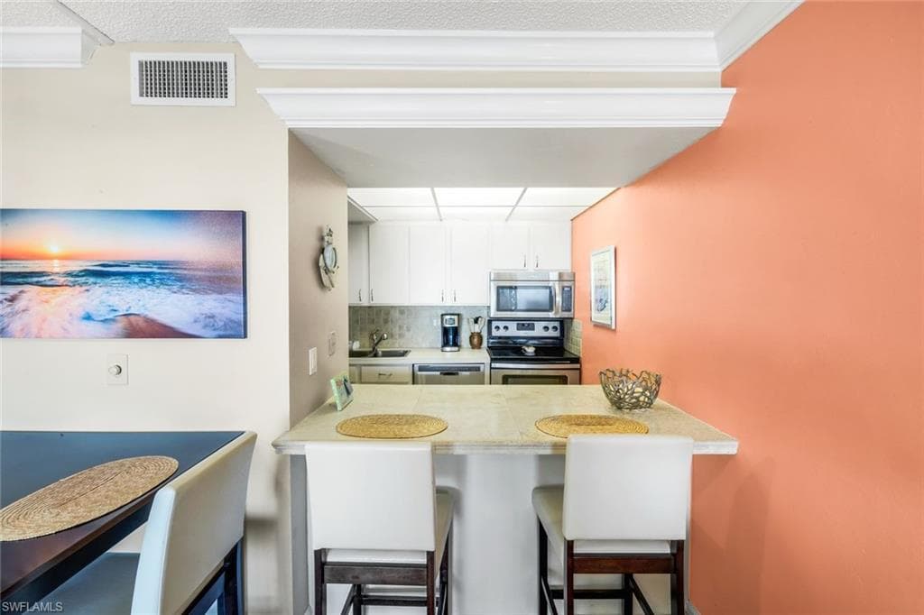 25830 Hickory BLVD # 101, BONITA SPRINGS FL 34134-8