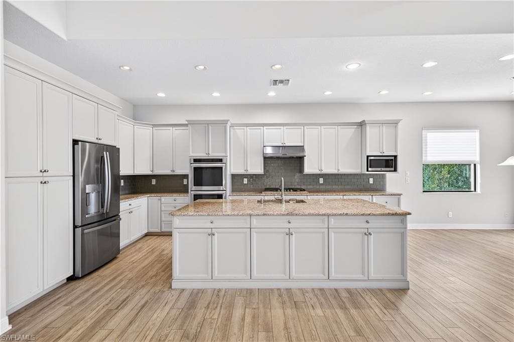 23265 Salinas WAY, BONITA SPRINGS FL 34135-7