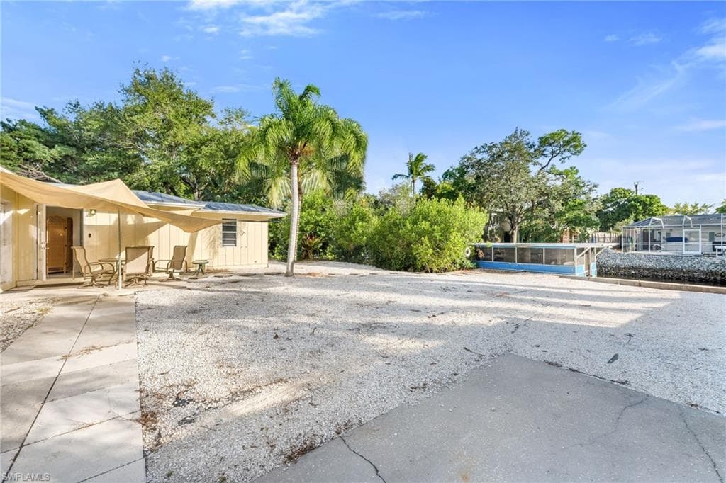 2772 Riverview DR, NAPLES FL 34112-16