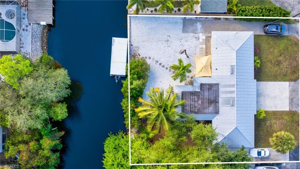 2772 Riverview DR, NAPLES FL 34112-3