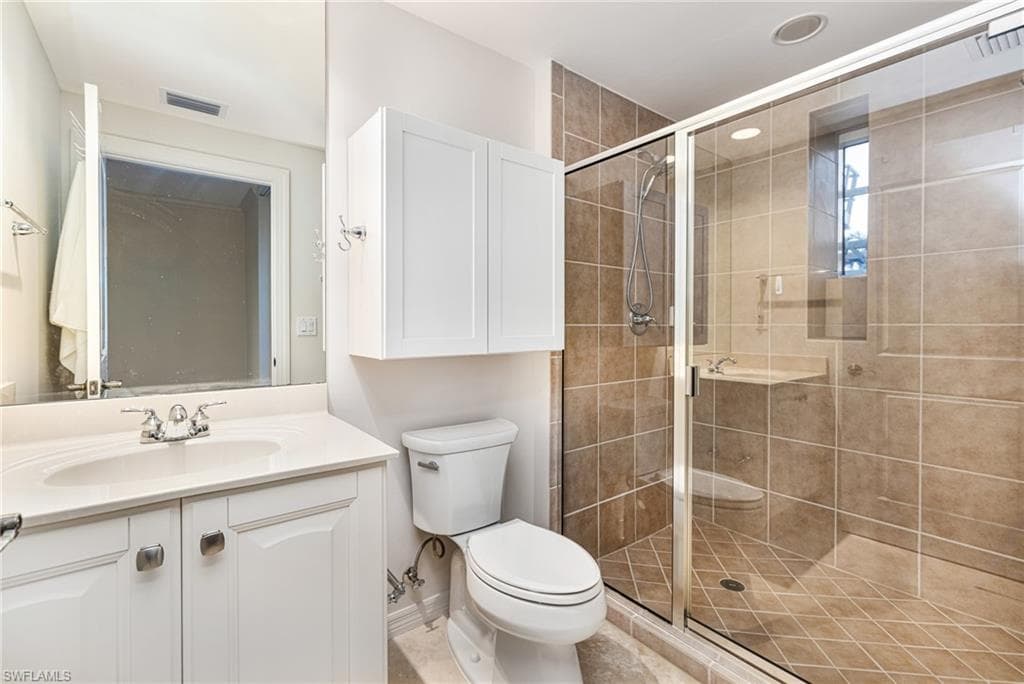 4761 West Bay BLVD # 203, ESTERO FL 33928-23