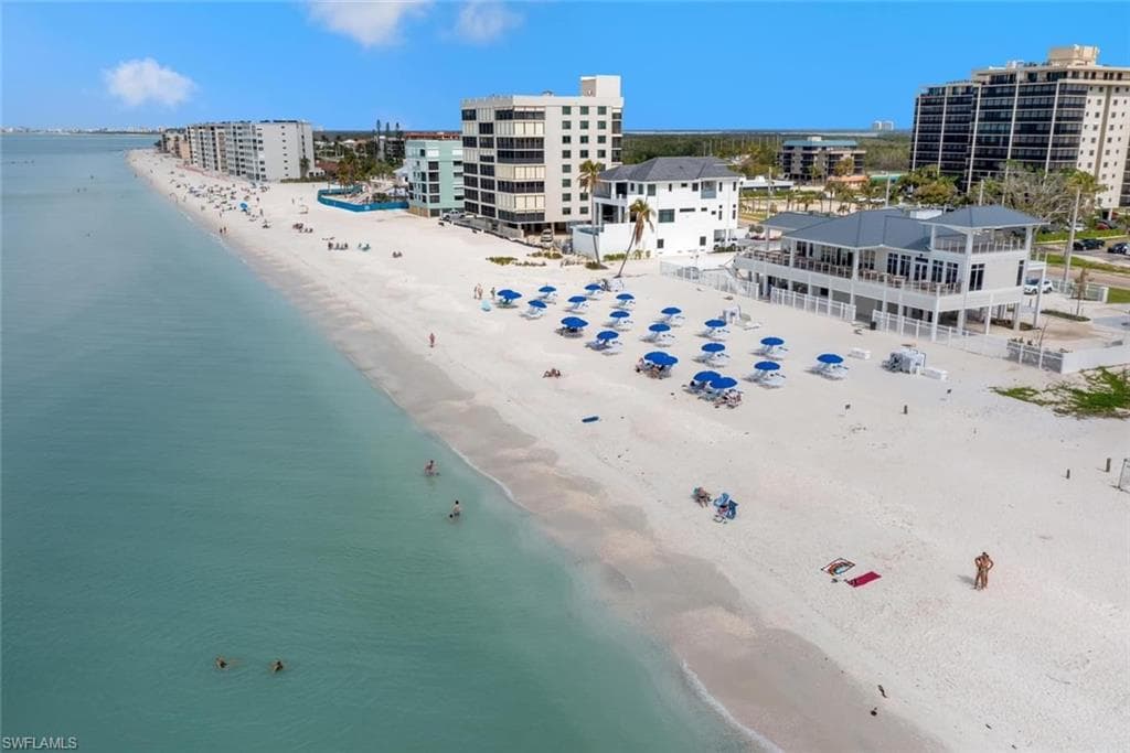 4761 West Bay BLVD # 203, ESTERO FL 33928-40