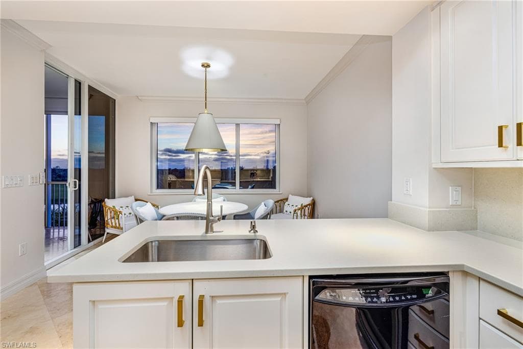 4761 West Bay BLVD # 203, ESTERO FL 33928-7
