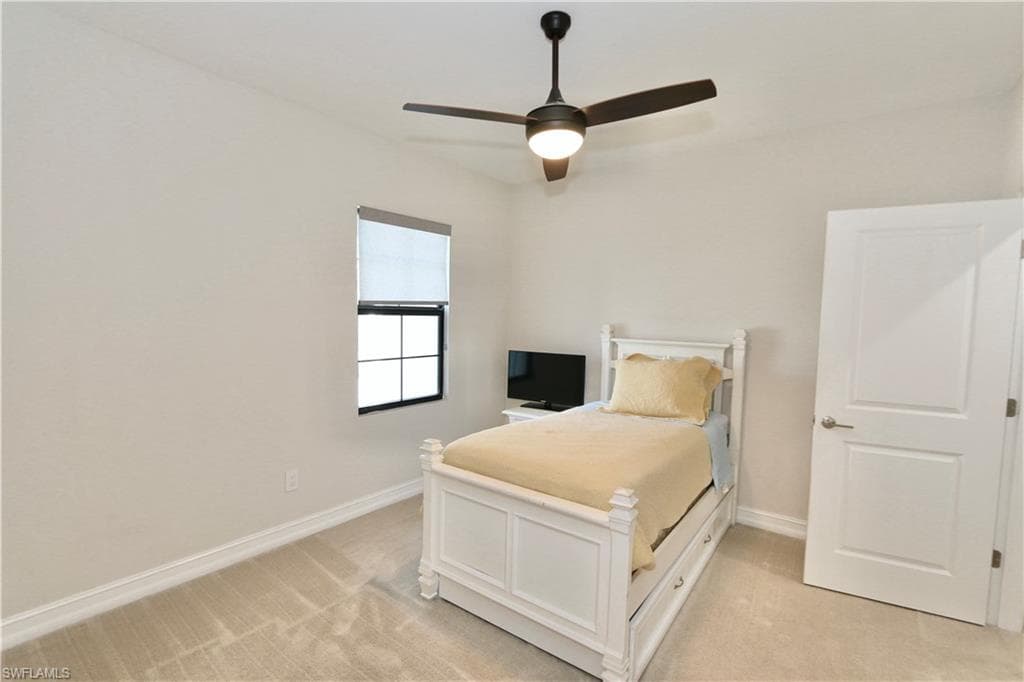 7352 Rockefeller DR, NAPLES FL 34119-15