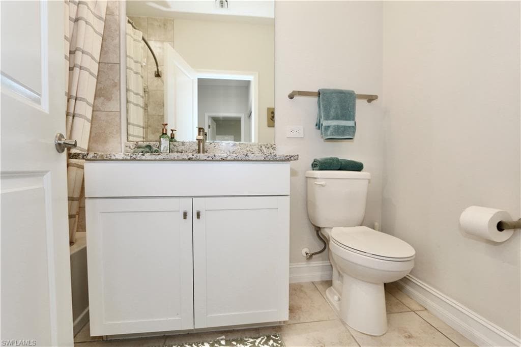 7352 Rockefeller DR, NAPLES FL 34119-17