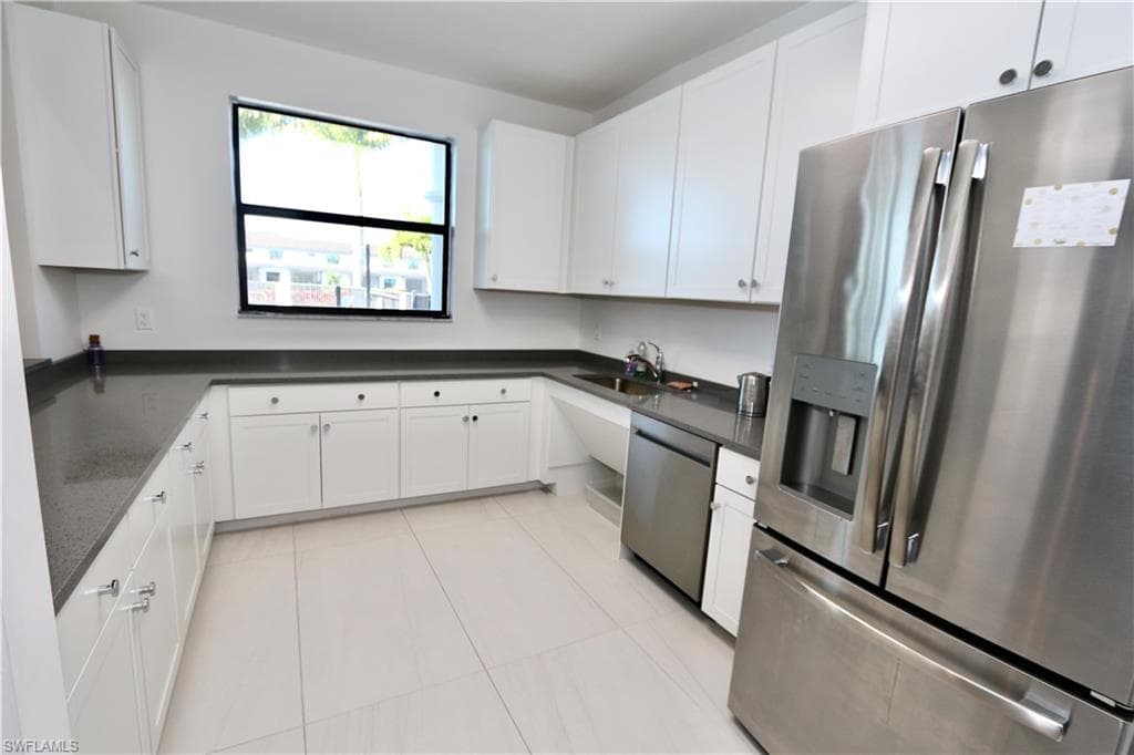 7352 Rockefeller DR, NAPLES FL 34119-36
