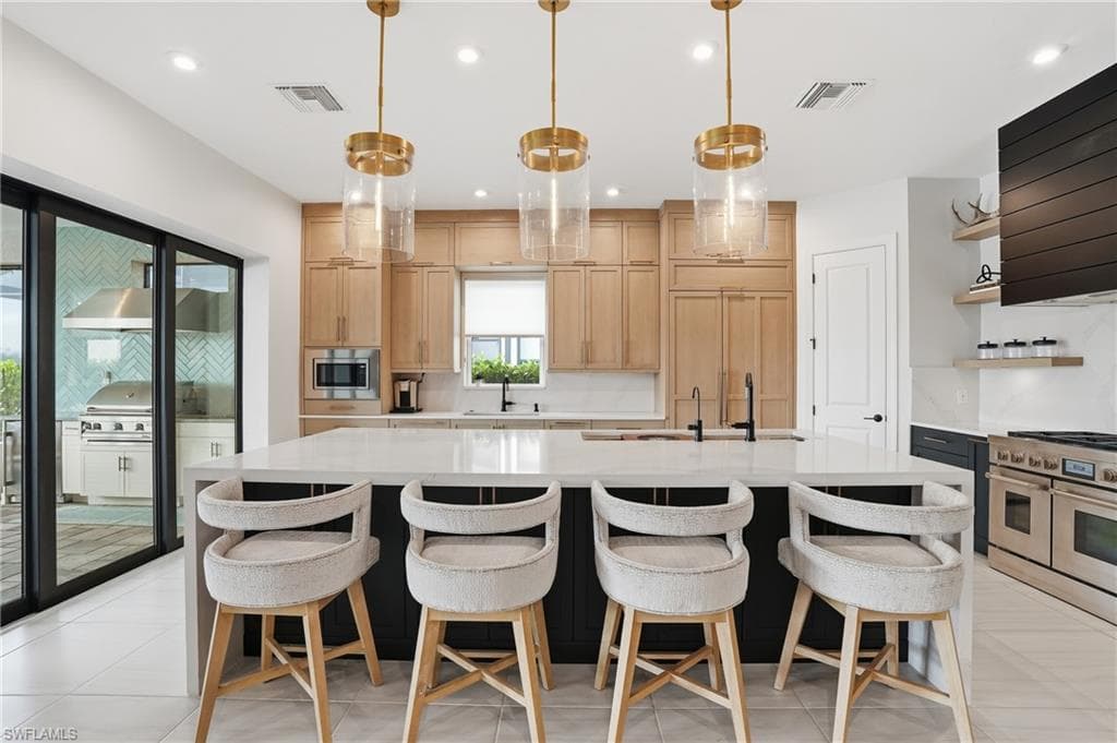 11591 Canal Grande DR, FORT MYERS FL 33913-8