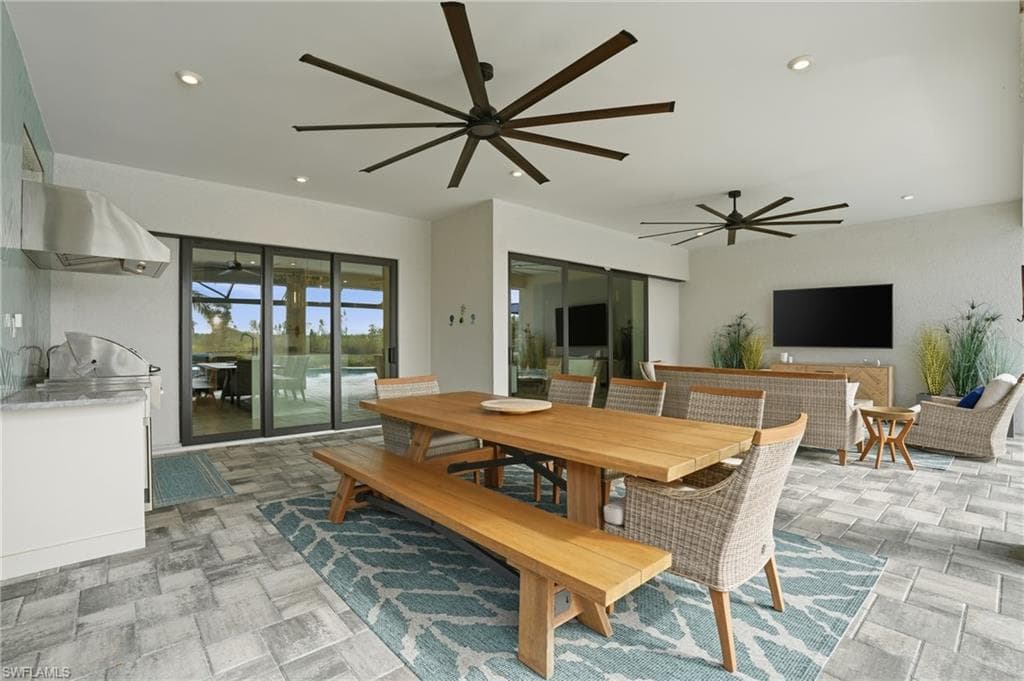 11591 Canal Grande DR, FORT MYERS FL 33913-24