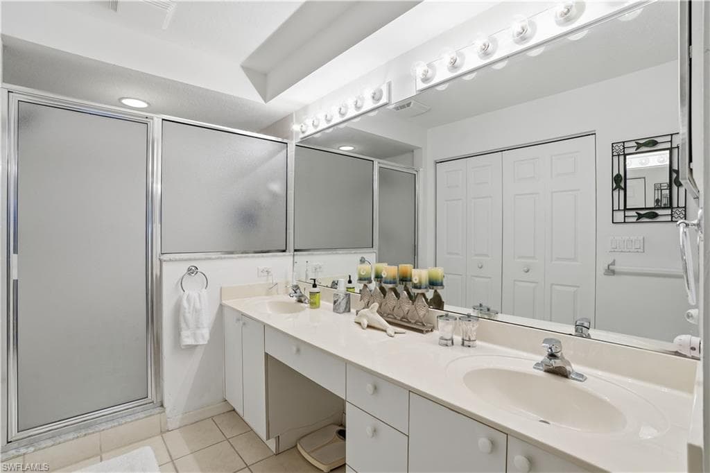 5390 Andover DR # 101, NAPLES FL 34110-12