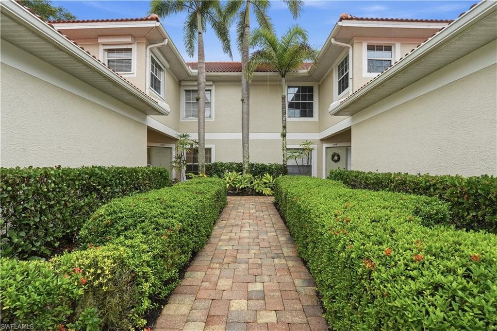 5390 Andover DR # 101, NAPLES FL 34110-4