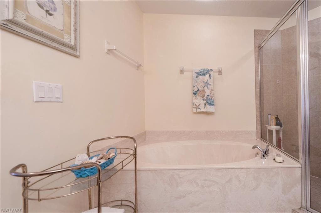 3372 Dandolo CIR, CAPE CORAL FL 33909-23