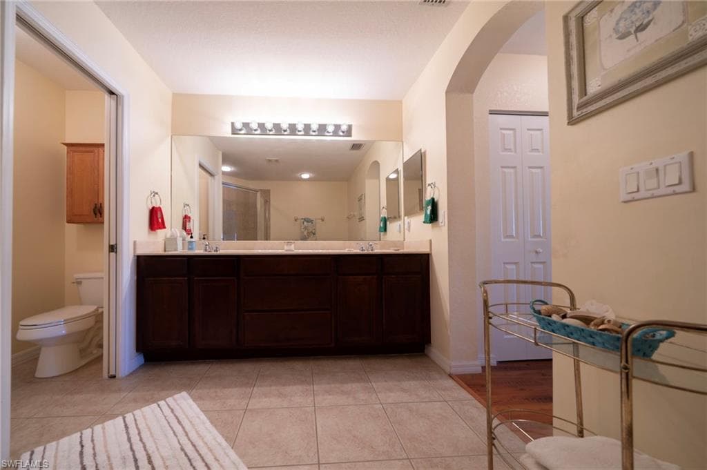 3372 Dandolo CIR, CAPE CORAL FL 33909-24