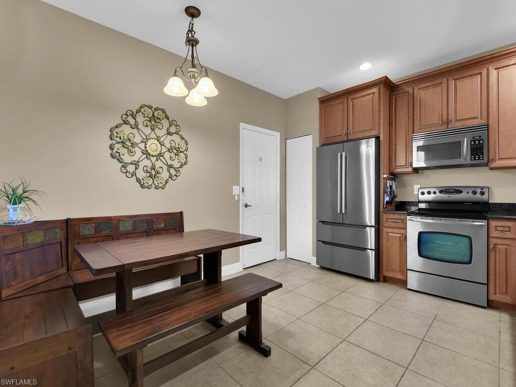 9950 Chiana CIR, FORT MYERS FL 33905-5