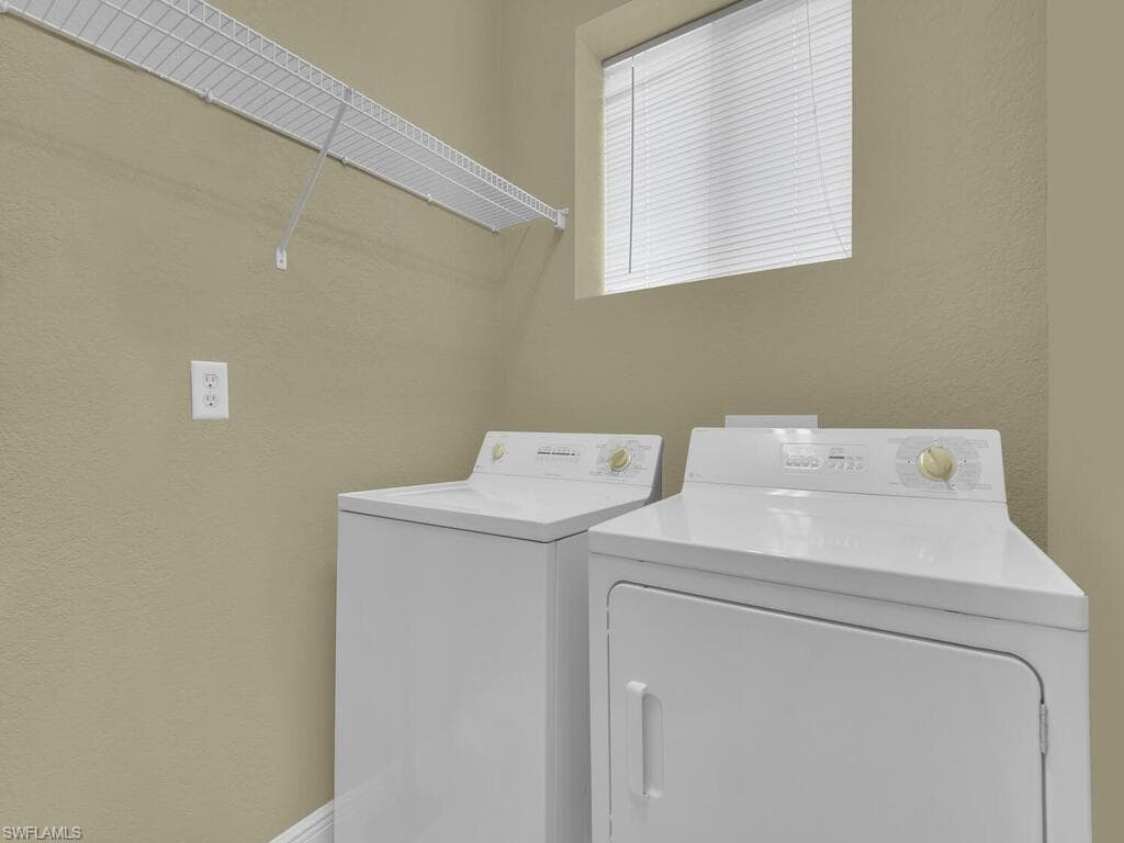 9950 Chiana CIR, FORT MYERS FL 33905-23