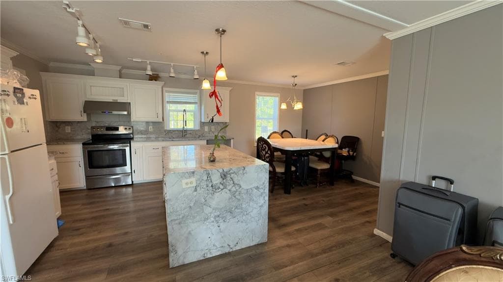 28119 Crescent Lake DR, PUNTA GORDA FL 33955-22