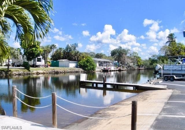 33 Henderson DR, NAPLES FL 34114-41