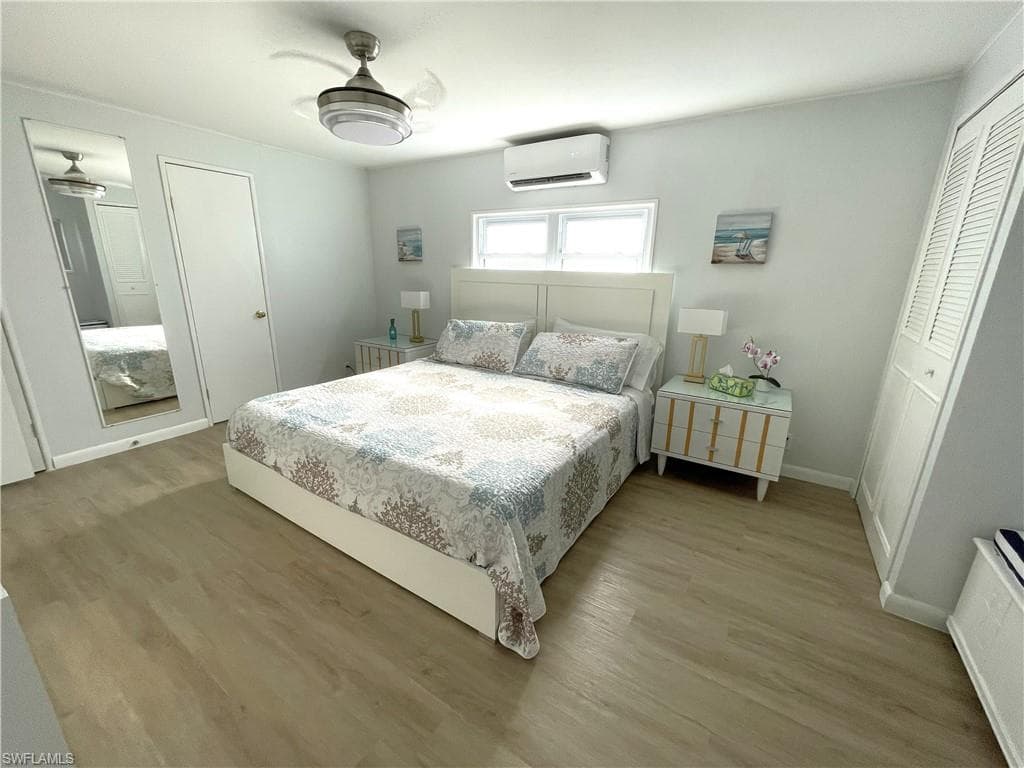 33 Henderson DR, NAPLES FL 34114-11