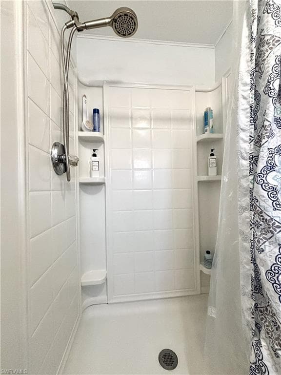 33 Henderson DR, NAPLES FL 34114-25