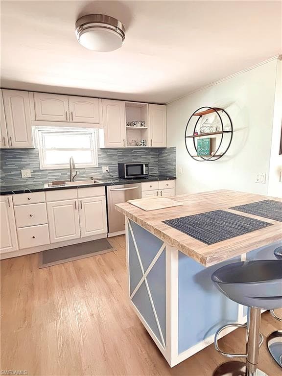 33 Henderson DR, NAPLES FL 34114-6