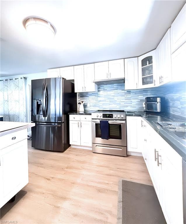 33 Henderson DR, NAPLES FL 34114-10