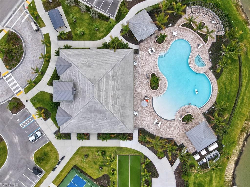 207 Indies dr E # 201, NAPLES FL 34114-41