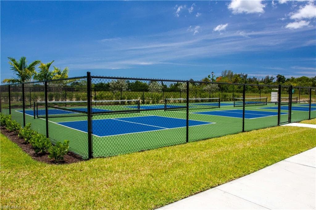 207 Indies dr E # 201, NAPLES FL 34114-42