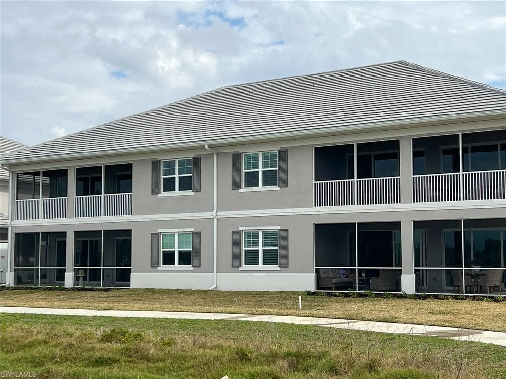 207 Indies dr E # 201, NAPLES FL 34114-27