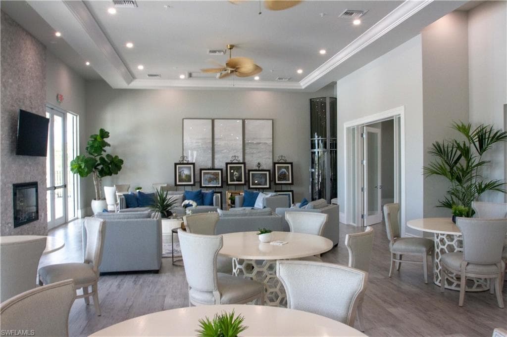 207 Indies dr E # 201, NAPLES FL 34114-29