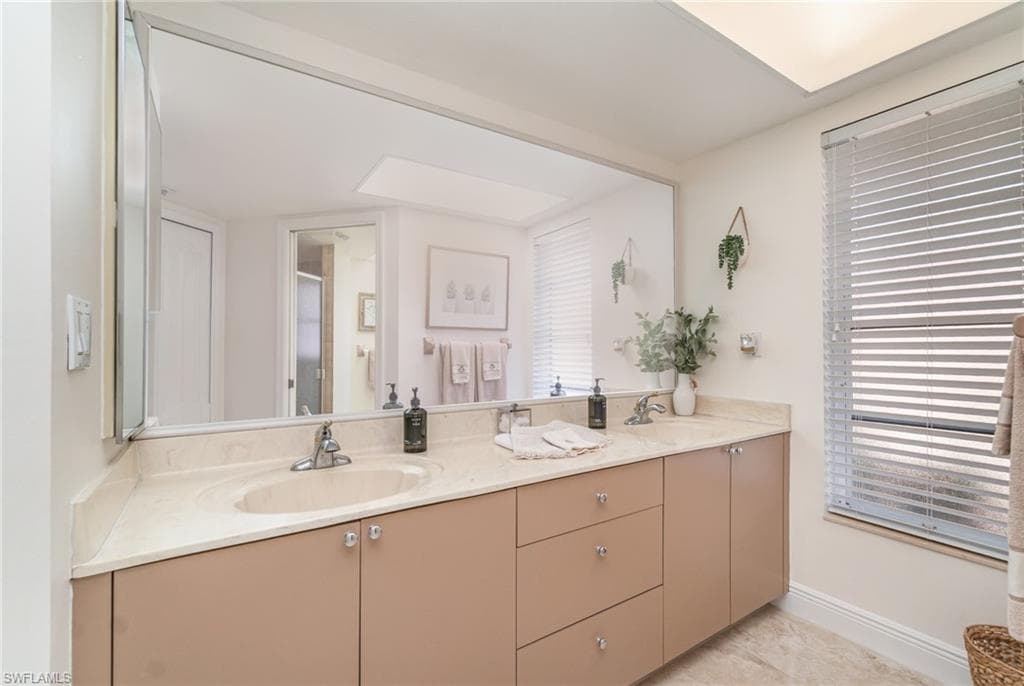 5450 Harborage DR, FORT MYERS FL 33908-24