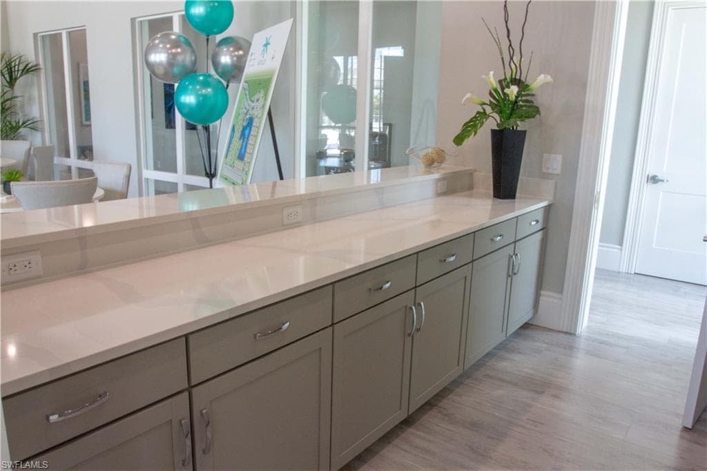 163 Indies DR E # 203, NAPLES FL 34114-37