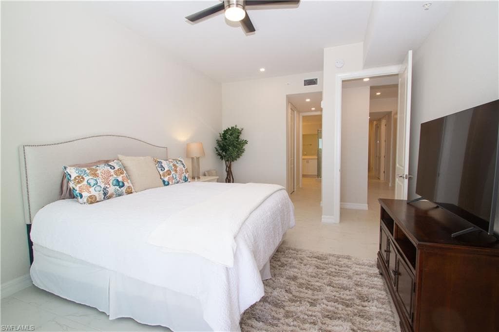 163 Indies DR E # 203, NAPLES FL 34114-13