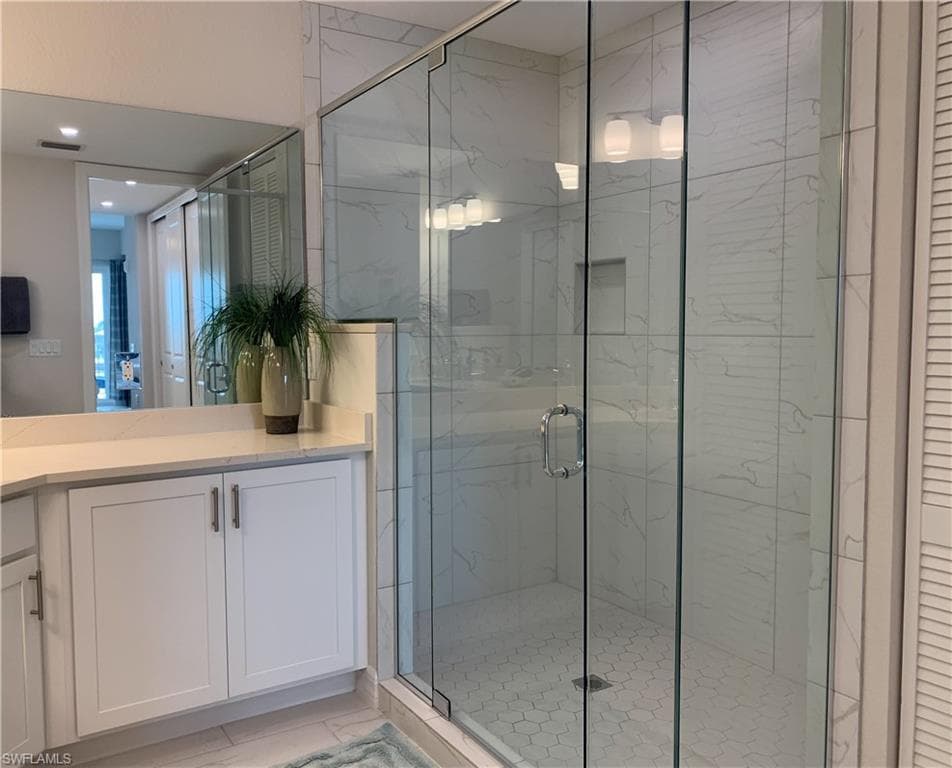 163 Indies DR E # 203, NAPLES FL 34114-18