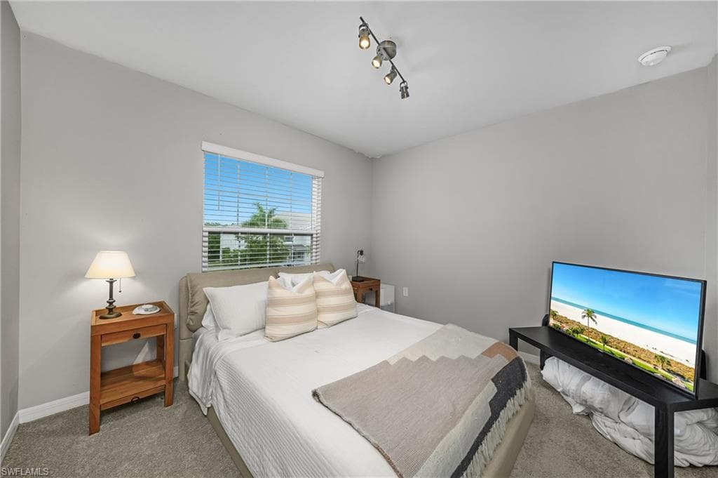 15436 Wildflower CIR, NAPLES FL 34119-22