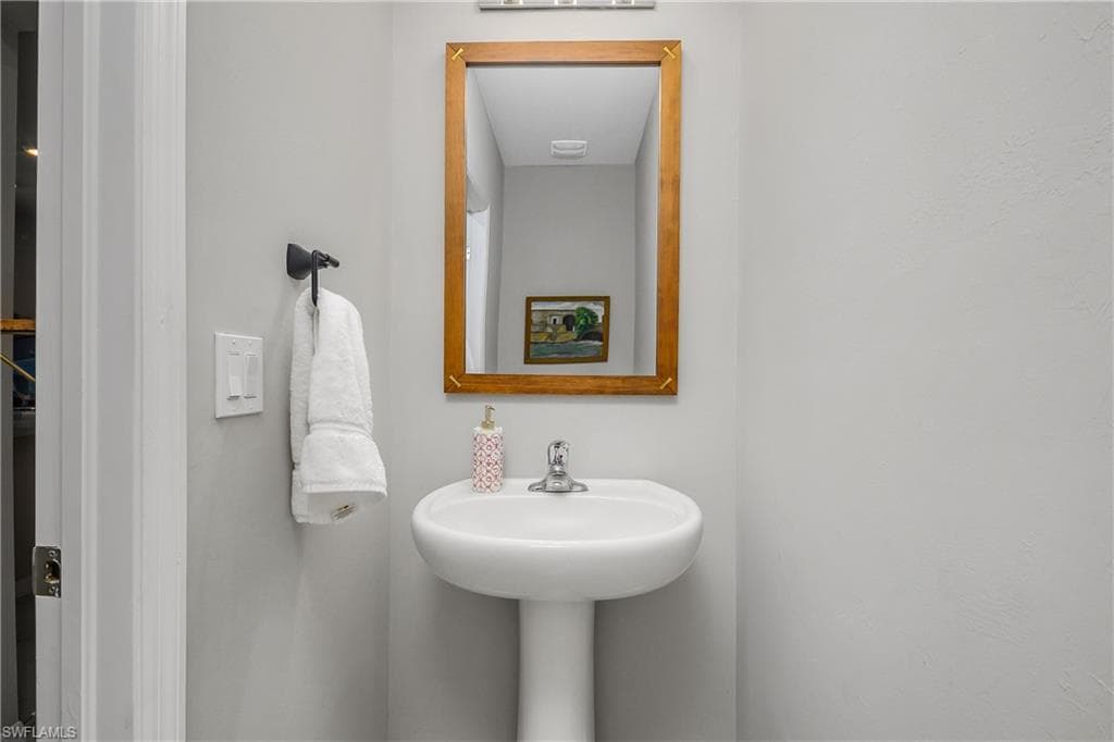 15436 Wildflower CIR, NAPLES FL 34119-19