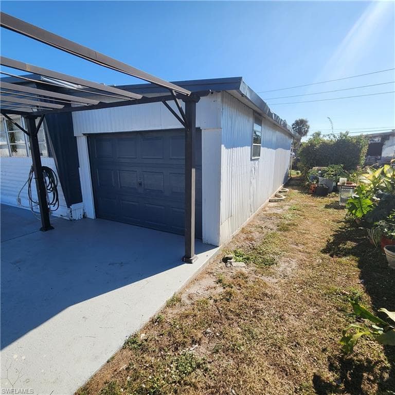 110 Gaslight AVE, NORTH FORT MYERS FL 33917-16