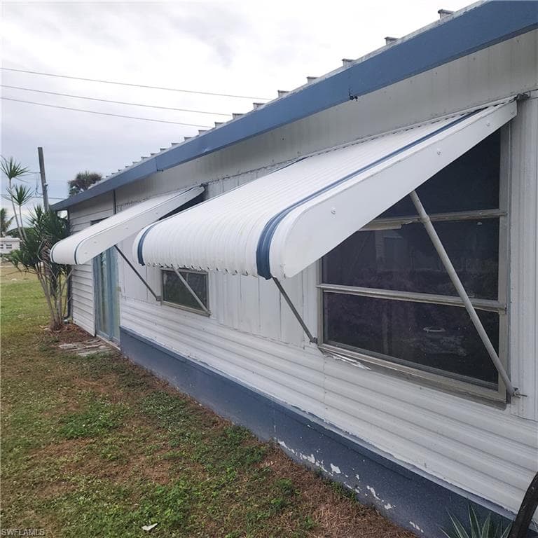 110 Gaslight AVE, NORTH FORT MYERS FL 33917-18