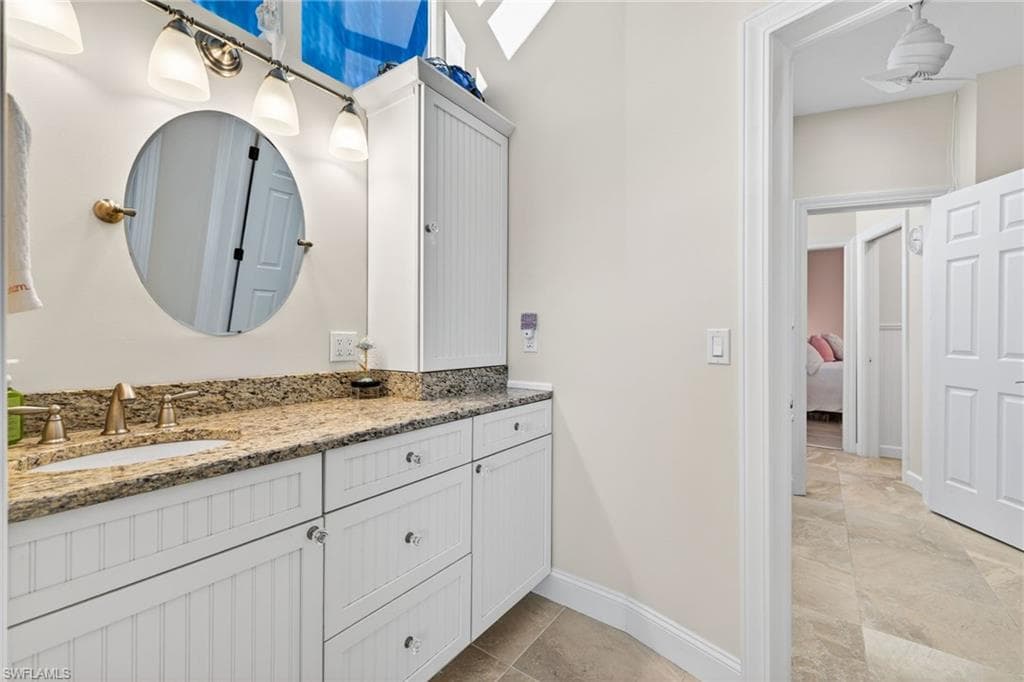 1141 Paper Fig CT, SANIBEL FL 33957-36