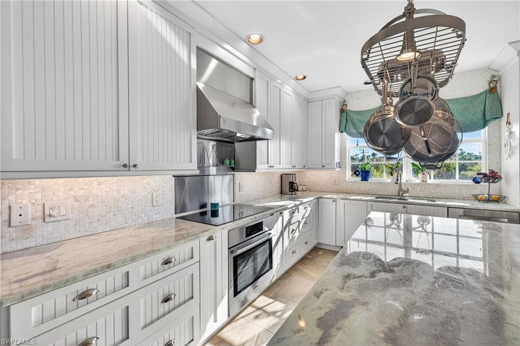 1141 Paper Fig CT, SANIBEL FL 33957-14