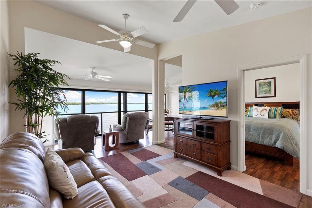 611 Palm AVE # H36, GOODLAND FL 34140-5