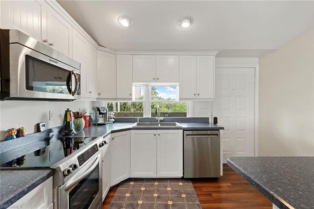 611 Palm AVE # H36, GOODLAND FL 34140-11