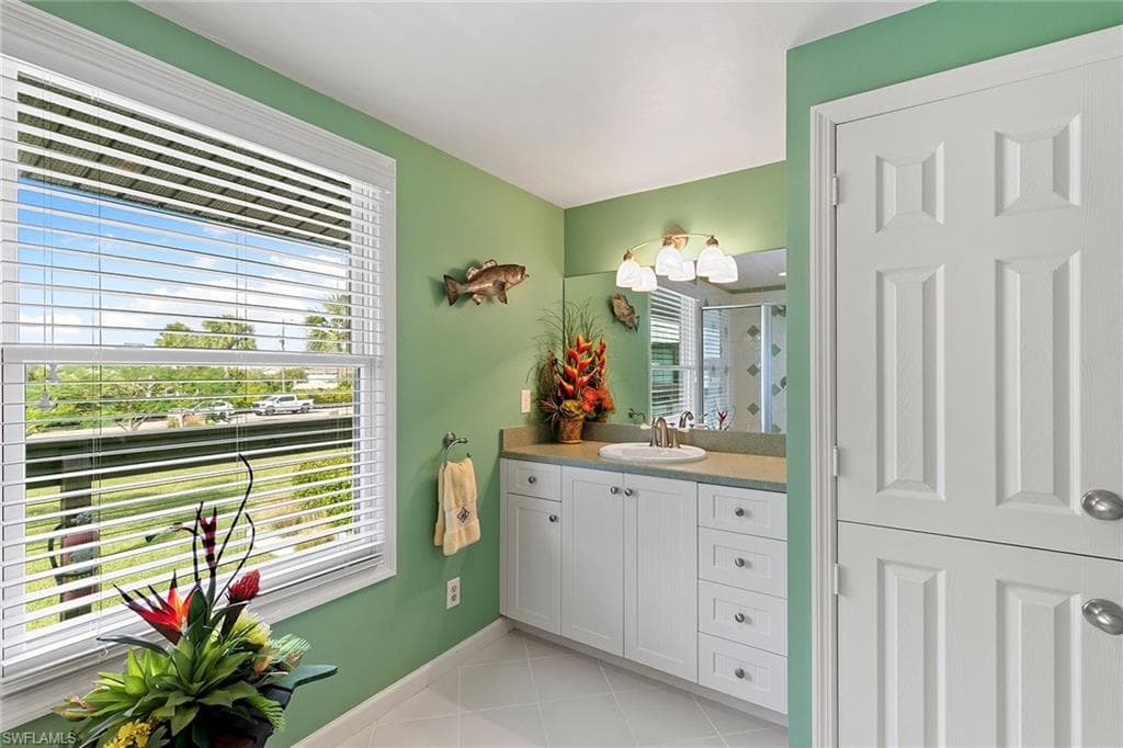 611 Palm AVE # H36, GOODLAND FL 34140-21