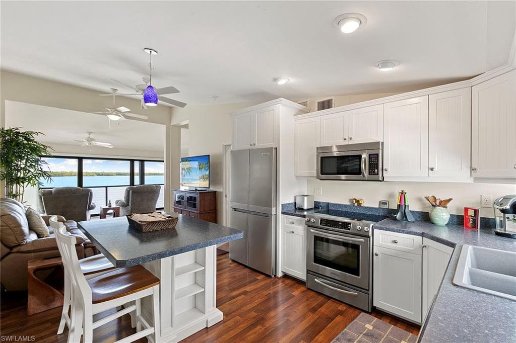 611 Palm AVE # H36, GOODLAND FL 34140-9