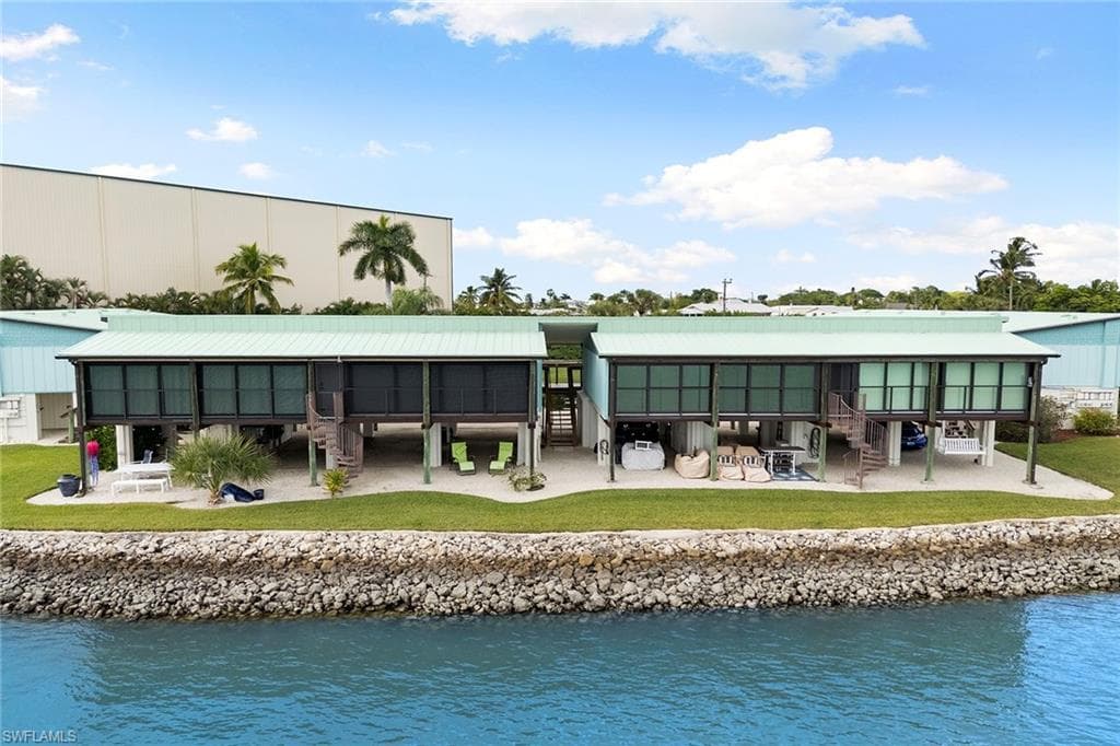 611 Palm AVE # H36, GOODLAND FL 34140-32