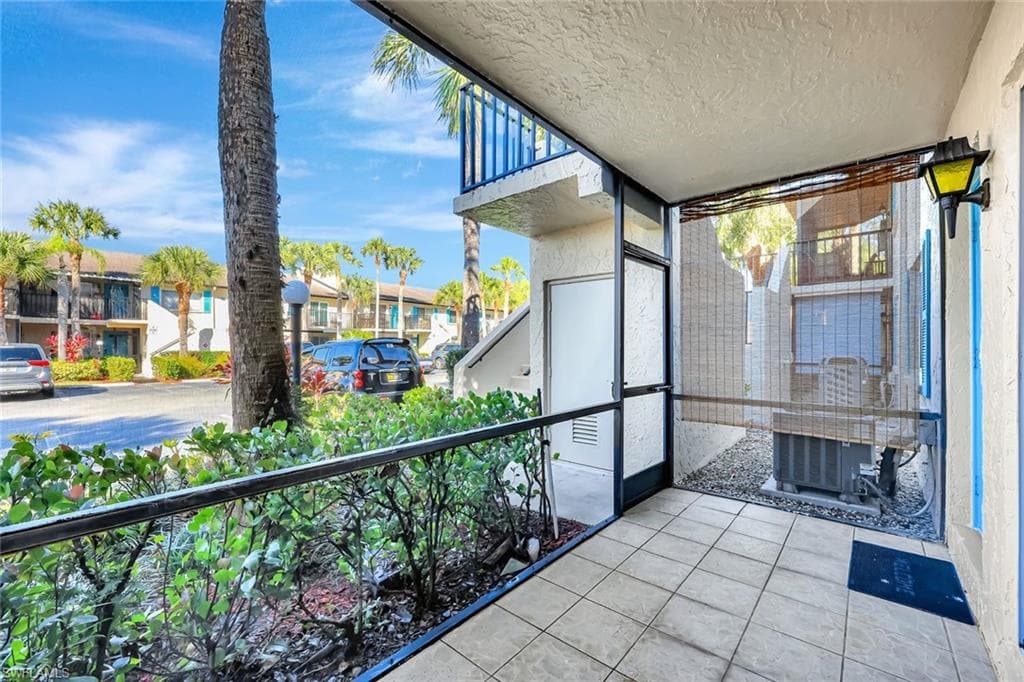 4150 Looking Glass LN # 5, NAPLES FL 34112-20