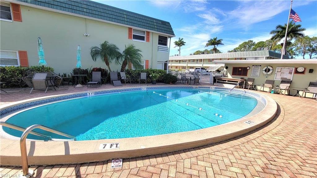 300 Valley Stream Dr # A7, NAPLES FL 34113-6