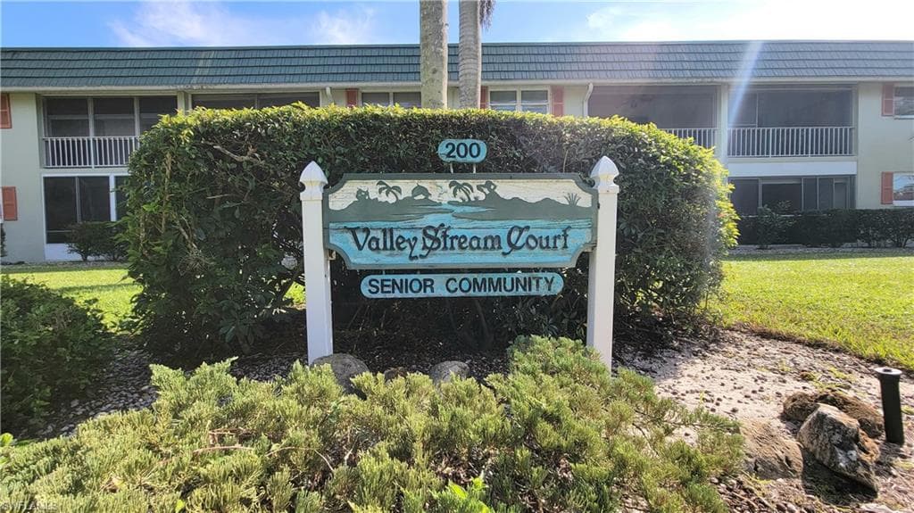 300 Valley Stream Dr # A7, NAPLES FL 34113-13