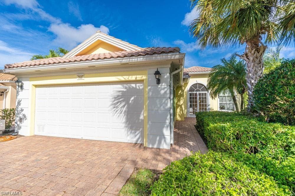 7687 Hernando CT-11